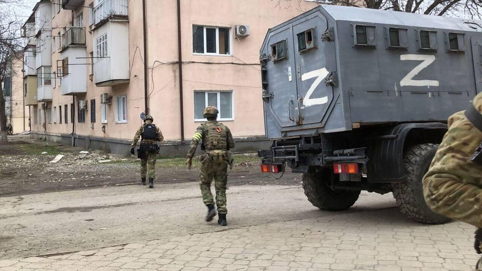 2 марта в многоквартирном доме обнаружена и блокирована спецназом ФСБ группа из шести бандитов